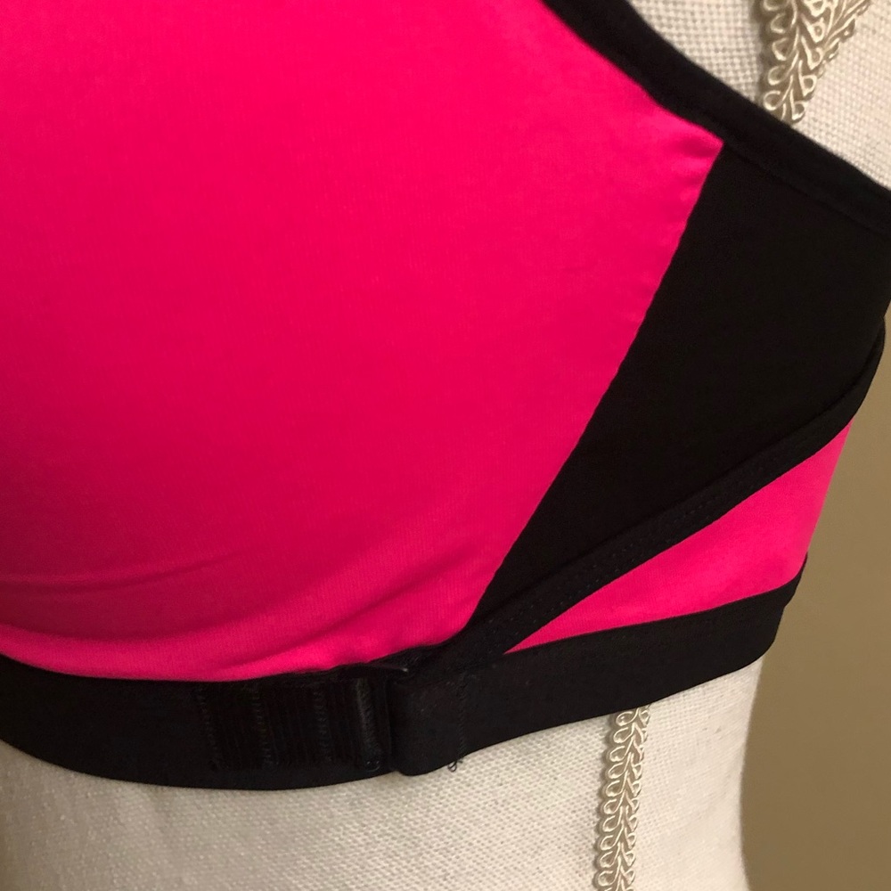 Victoria’s Secret VSX Sports Bra - Picture 3 of 8